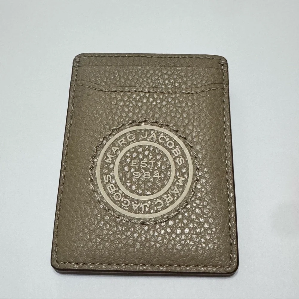 Authentic Marc Jacobs Leather Card Holder with Silver Money Clip Tan Taupe